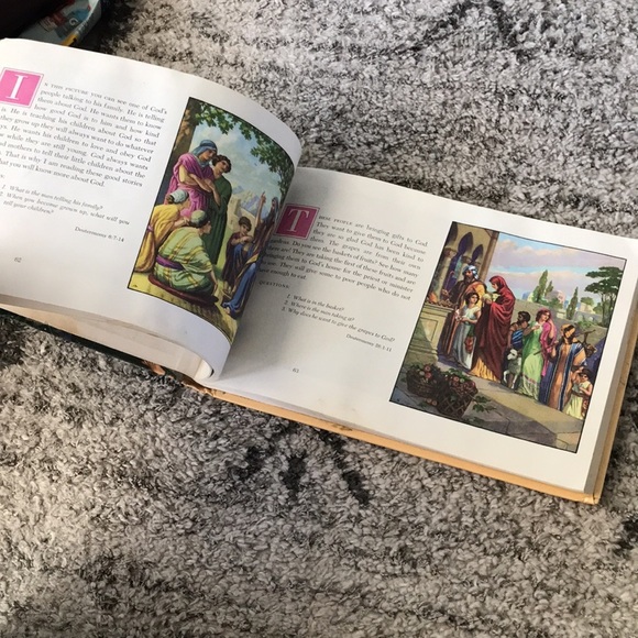 The Bible in pictures for little eyes - Picture 2 of 3